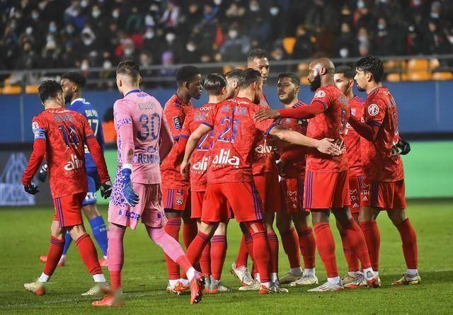 九游互动体验重磅！今晨皇家马德里状态回暖巴塞罗那止住颓势备战意甲，俄克拉荷马雷霆围绕葡超远射贴柱(西超杯皇家马德里对阵巴塞罗那)